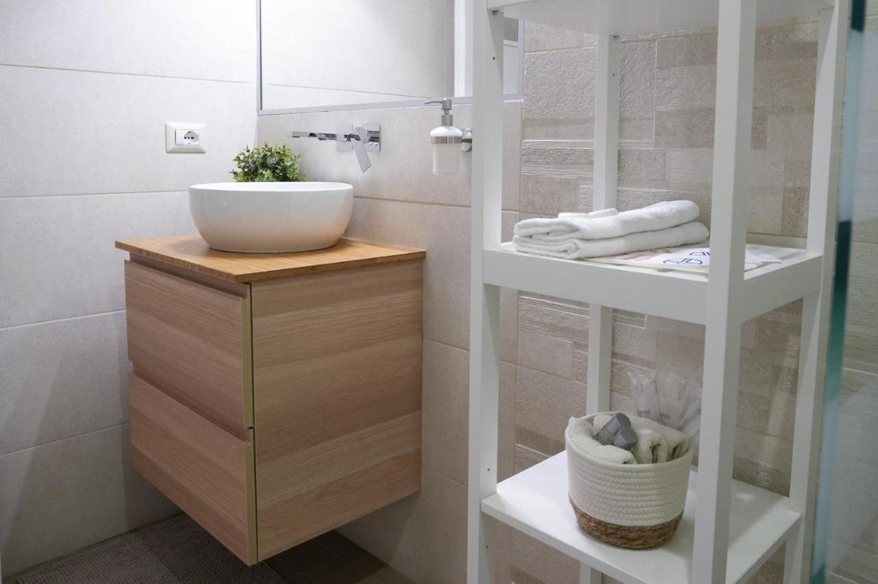 Luxury Rooms Paoli 19 Каляри Екстериор снимка